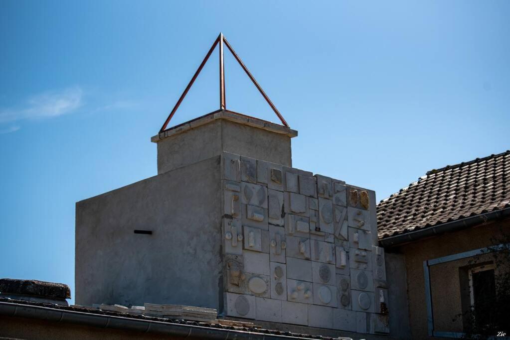 Pyramide De Cormatin, 2 Nuits Minimum Villa ภายนอก รูปภาพ
